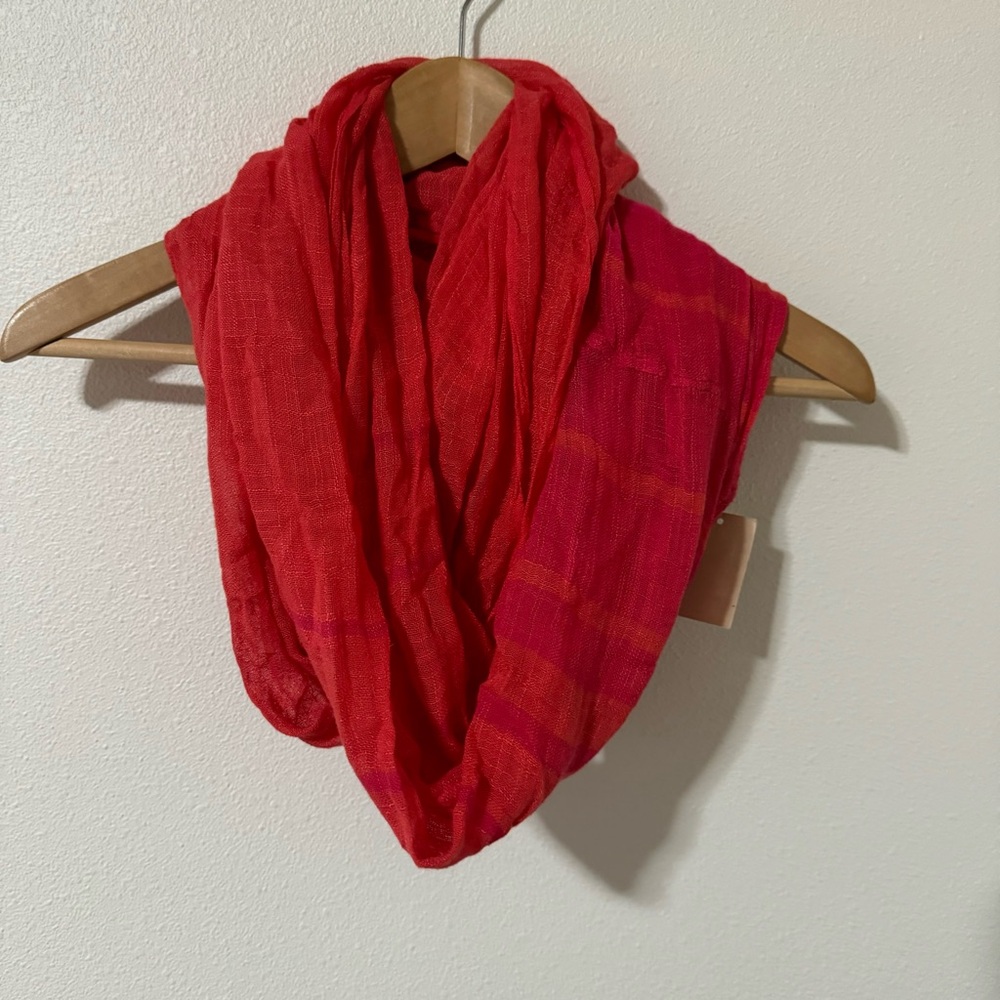 Coldwater Creek Gauzy Infinity Scarf Orange Pink Lightweight NWT-25x34”